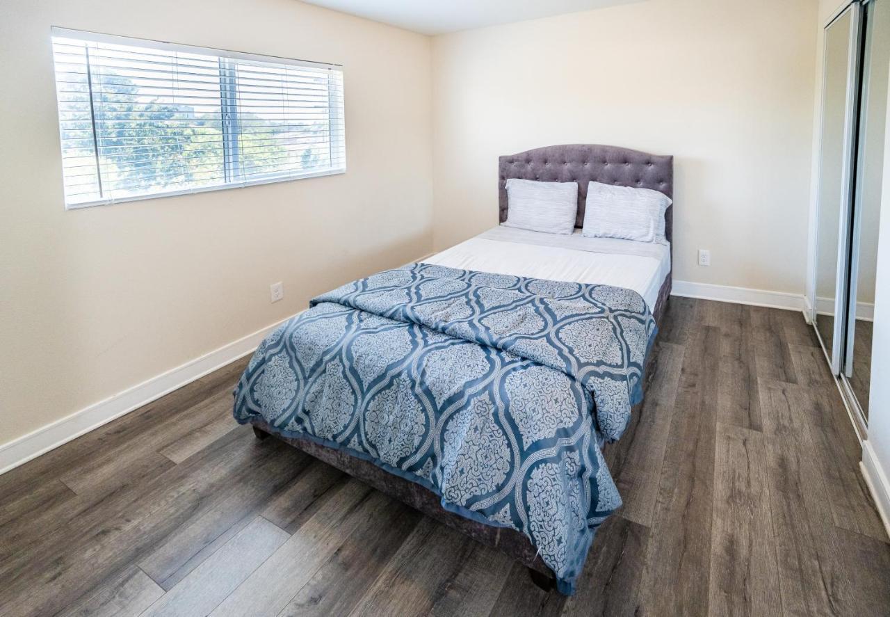 Modern Spacious 5 Bedrooms 3-bath Near Downtown La With 2 Parking Apartamento *